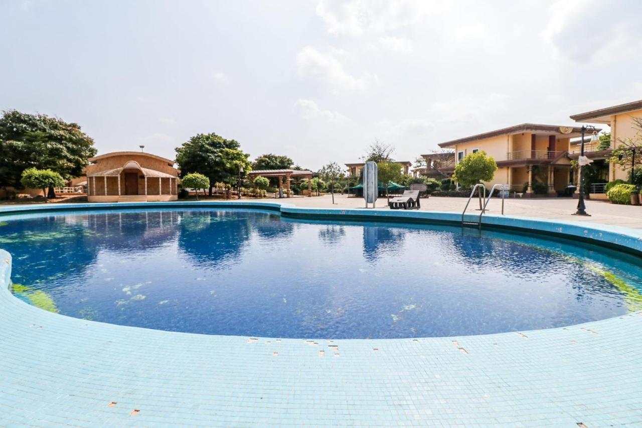 Townhouse Oak Aavasa Resorts Kolanukonda Exterior photo