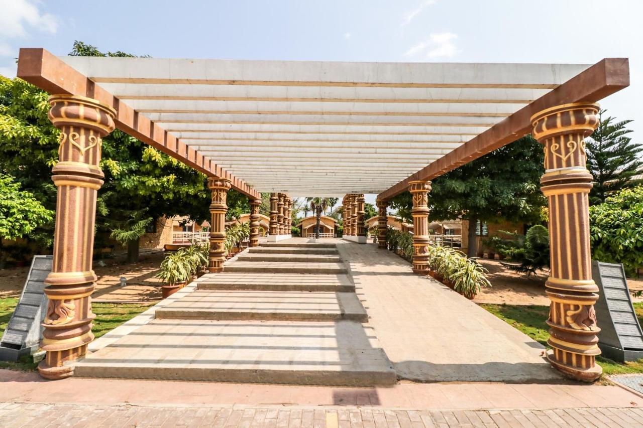 Townhouse Oak Aavasa Resorts Kolanukonda Exterior photo