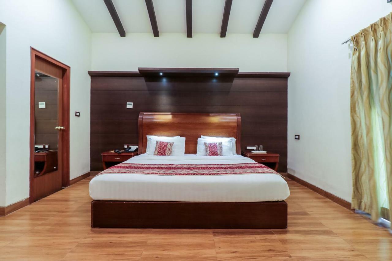 Townhouse Oak Aavasa Resorts Kolanukonda Exterior photo